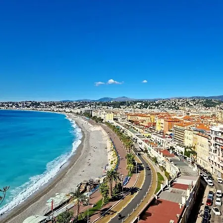 & Апартаменты